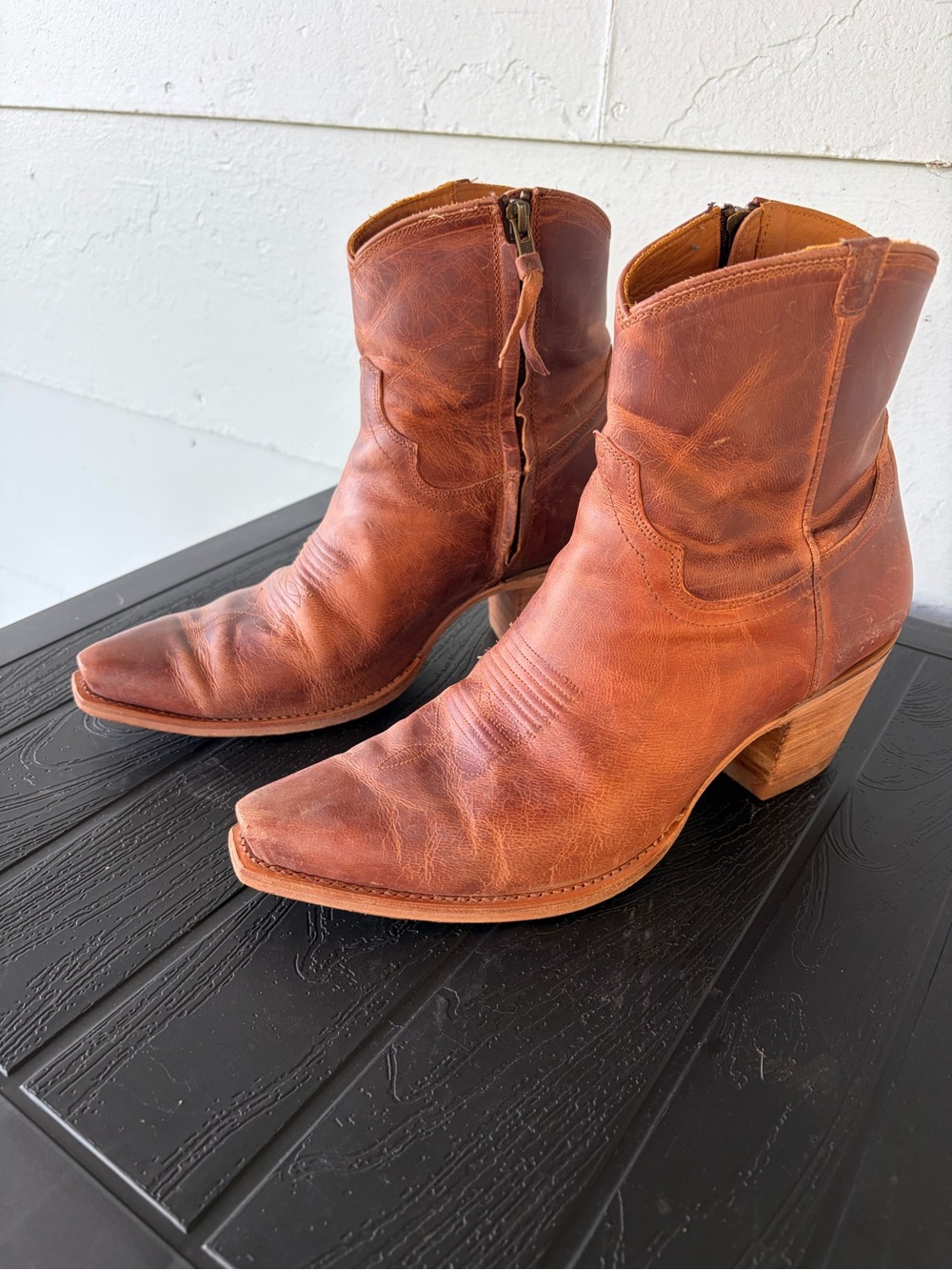 Tecovas “The Daisy” Women’s Brown Leather Western Ankle Boots, size 11.